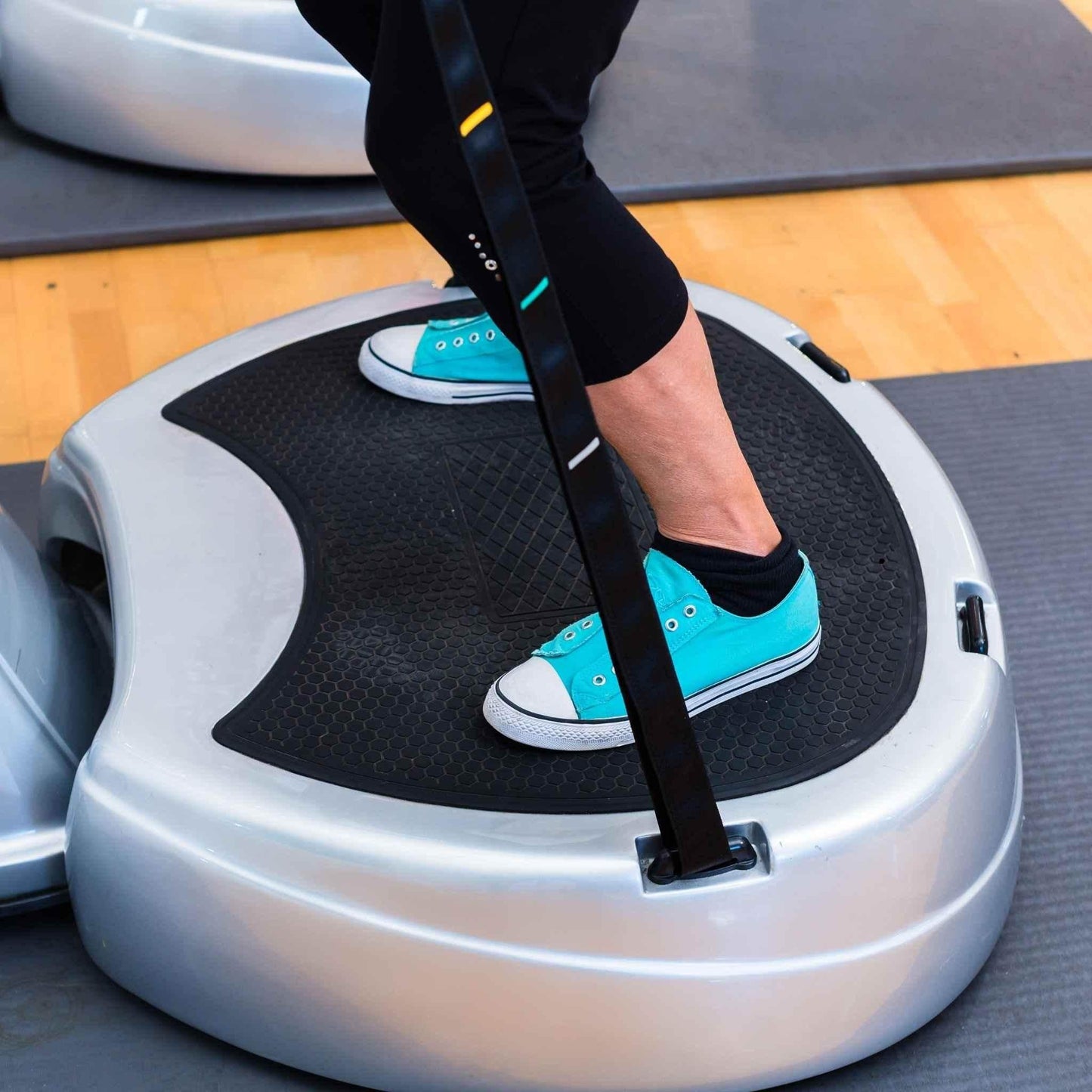 Guided Hot Exercise Via Whole Body Vibration Plate - Followed by Arometherapy & Infrared Sauna Blanket & Cap 60 Min - Ultim8 Designs 4 U