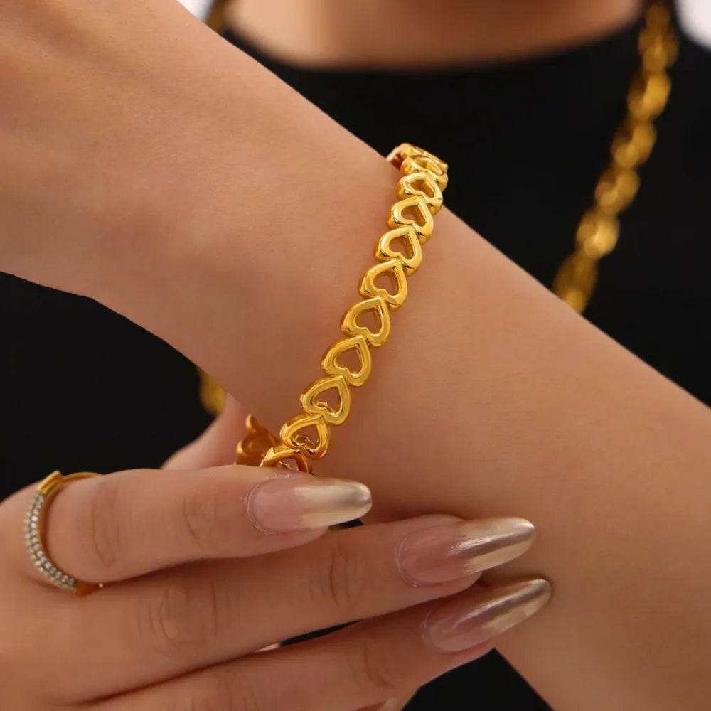 18K Gold-Plated Stainless Steel Heart Bracelet - Ultim8 Designs 4 U