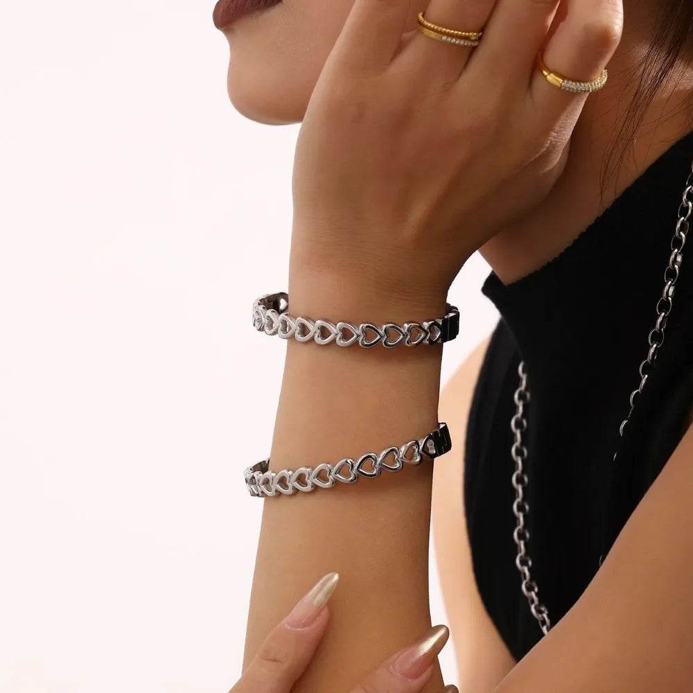 18K Gold-Plated Stainless Steel Heart Bracelet - Ultim8 Designs 4 U